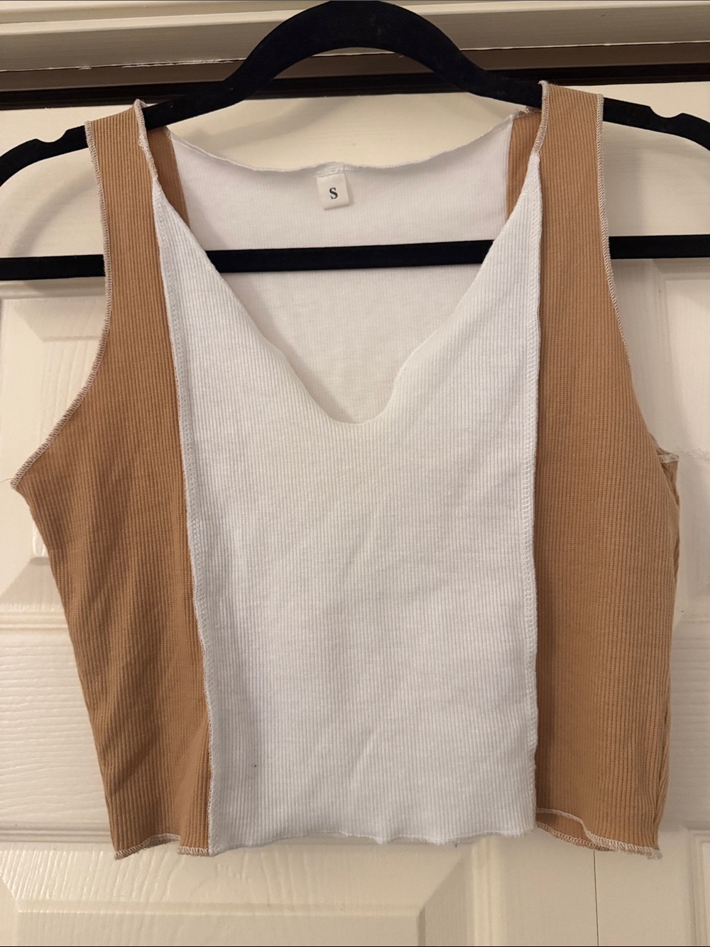 Women’s Two-Tone V-Neck Ribbed Tank Top - White & Tan